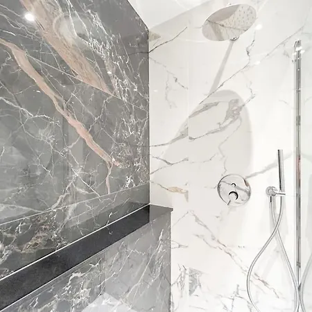 Di Lusso - 50mt Dal Mare - Free Wifi - Ac Apartment *